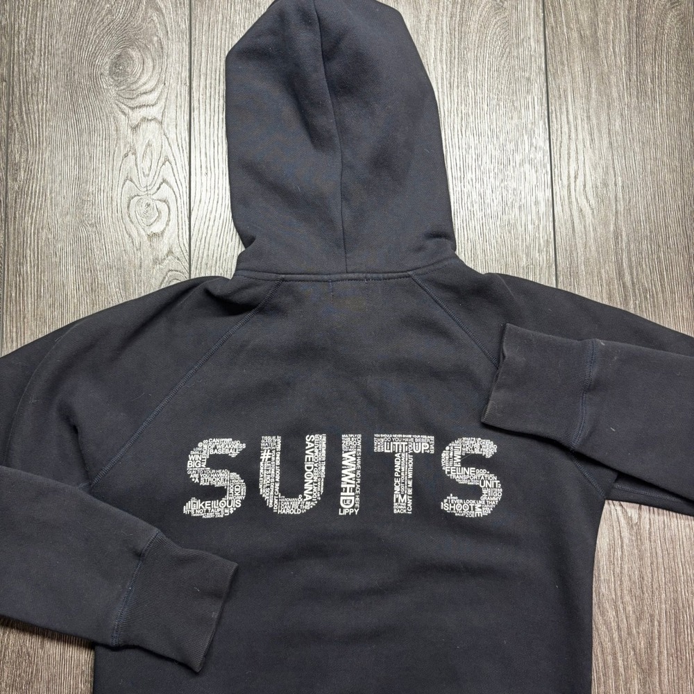 Suits TV Show Roots Vintage Graphic Zip Up Hoodie Black Mens Medium Rare Canada
